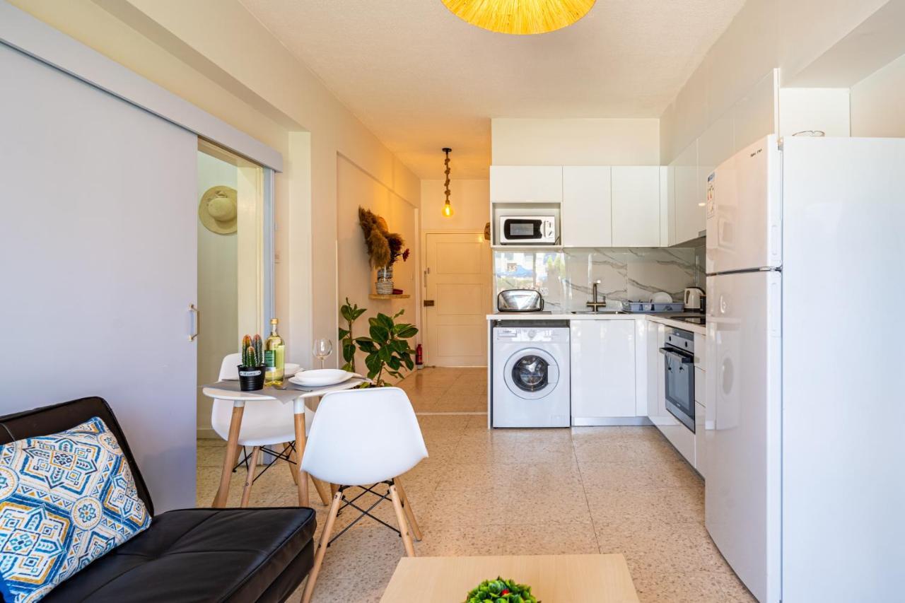 Sea Breeze 1-Br Apt In Pýla Extérieur photo