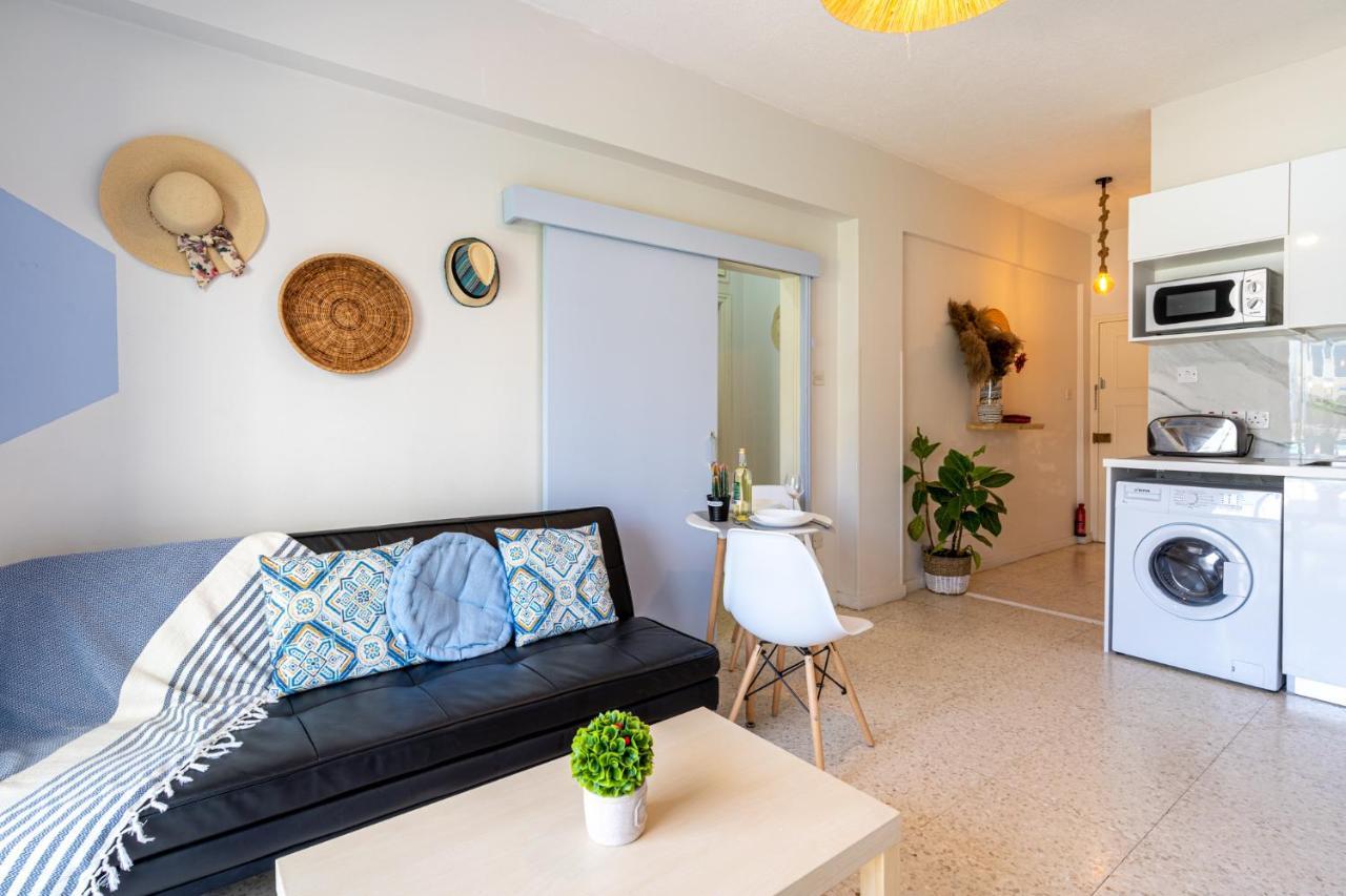 Sea Breeze 1-Br Apt In Pýla Extérieur photo